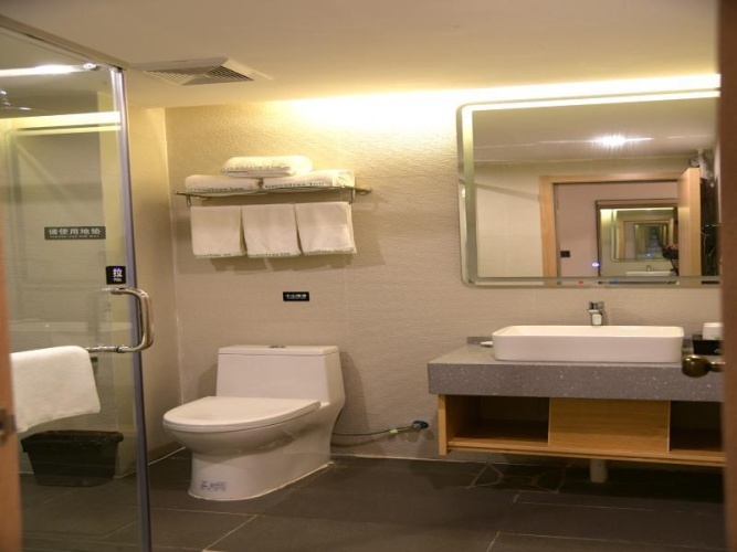 Standard Double room with city view