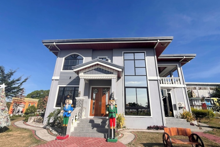 3 Bedrooms Villa with balcony