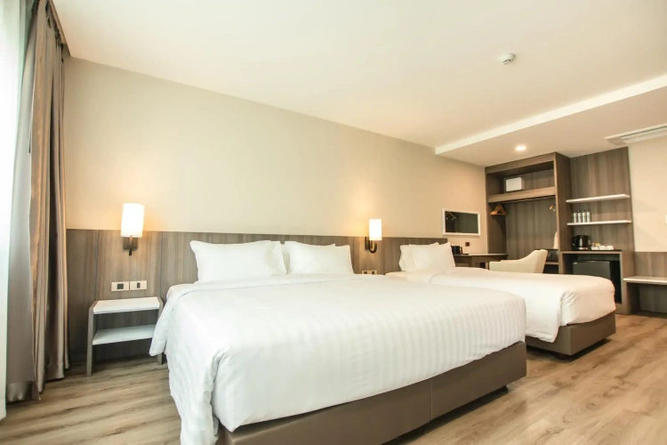 Standard Triple room