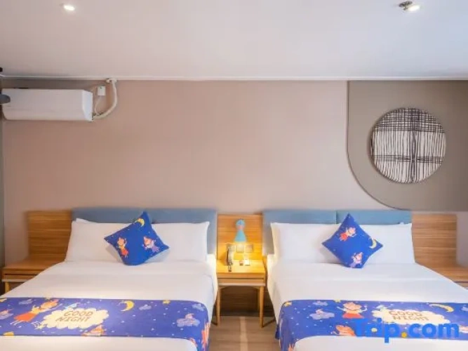 Standard Twin Family room