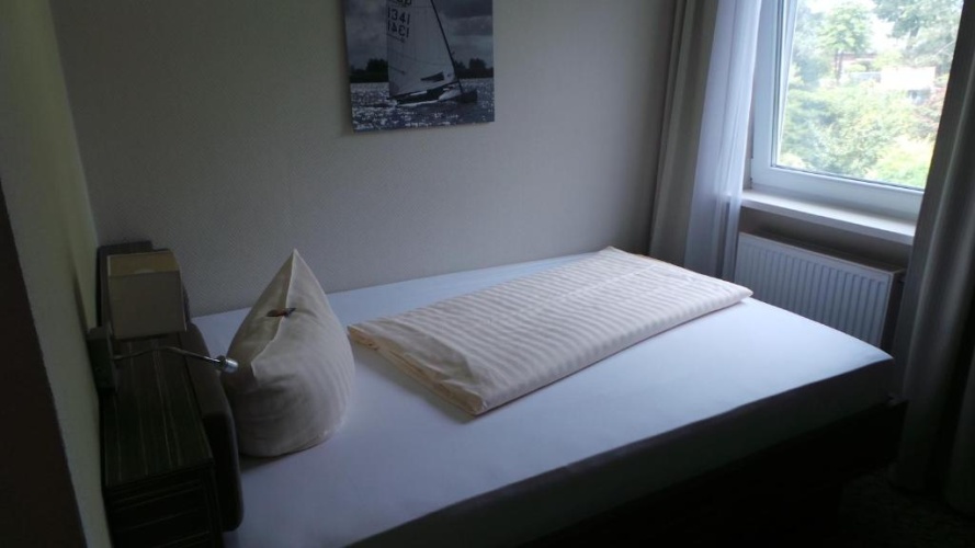 Standard Single room