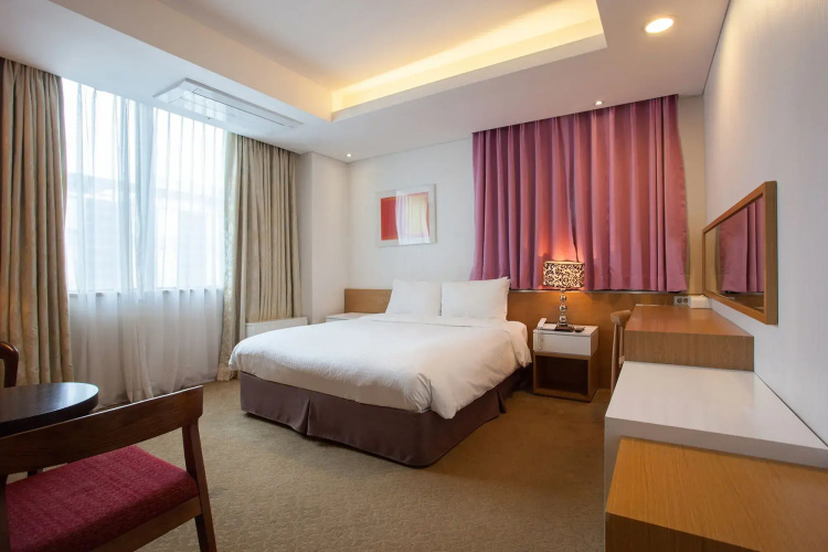 Pharos Hotel