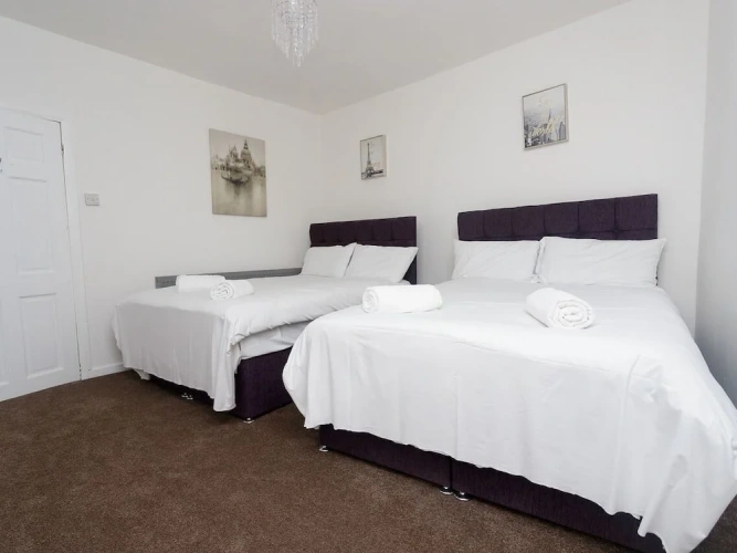 2 Bedrooms Classic Sextuple Cottage