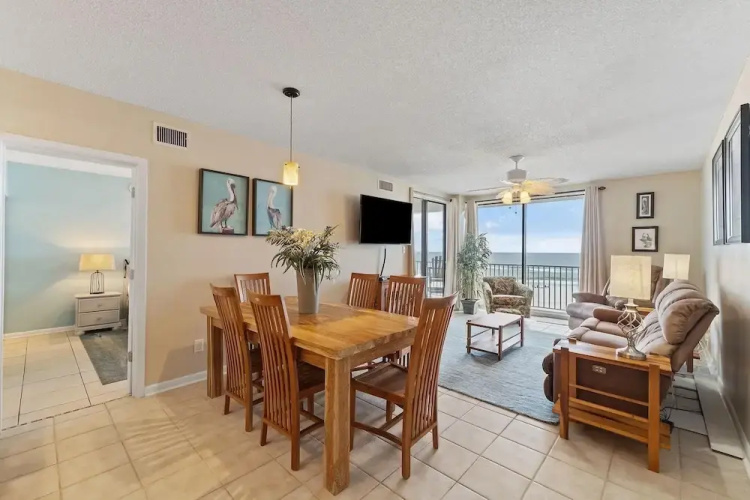 Romar Place 305
