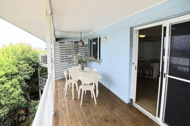 3 Bedrooms Apartment