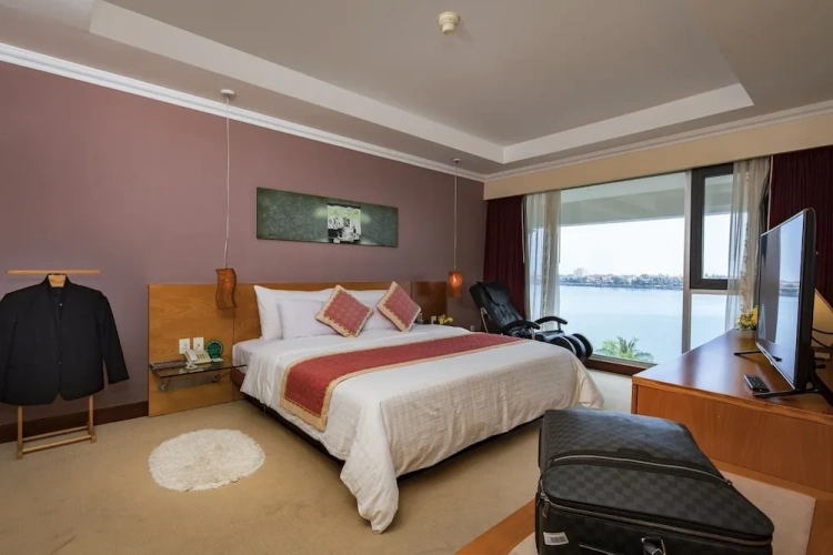 Executive Double Suite with city view