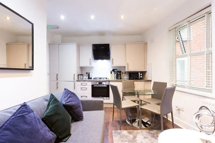 Chic Three Bed Shoreditch Gem Sleeps 8 A2