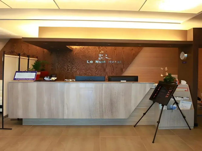 La Nuit Hotel