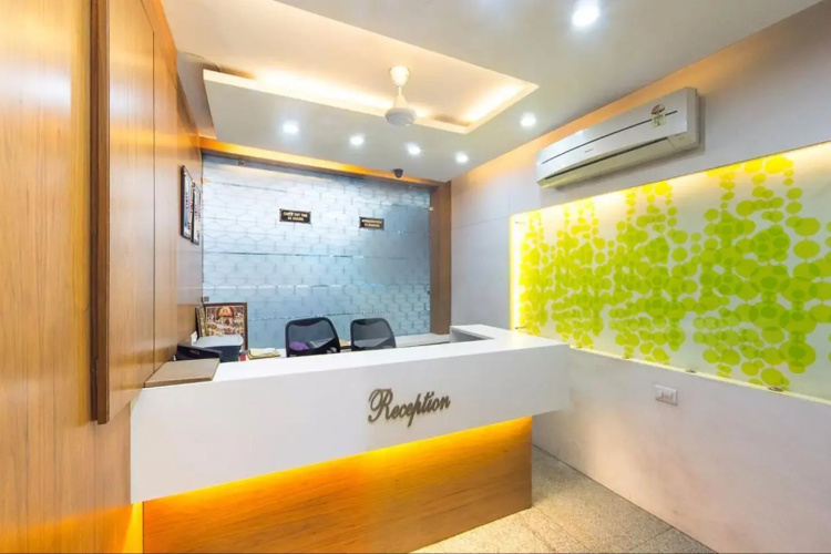 OYO 5839 Hotel Mohit Regency