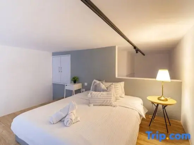 Apartment with balcony