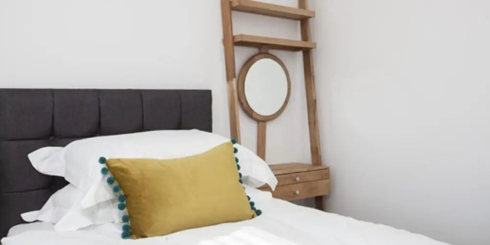 Whitehouse Apartments- Apartment B