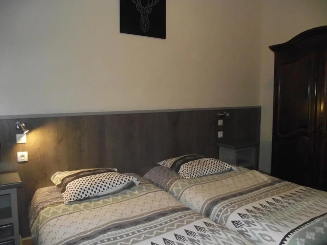 Standard Twin room with mountain view