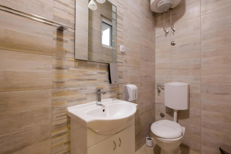 Airport Garni Hotel