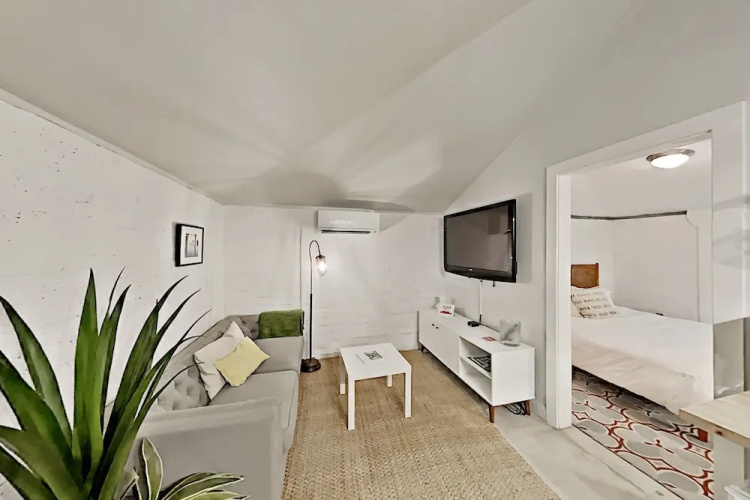 1714bou1 1 Bedroom Home