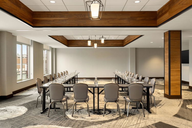 Hotel Indigo Naperville Riverwalk photo 22