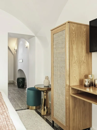 2 Bedrooms Suite with balcony