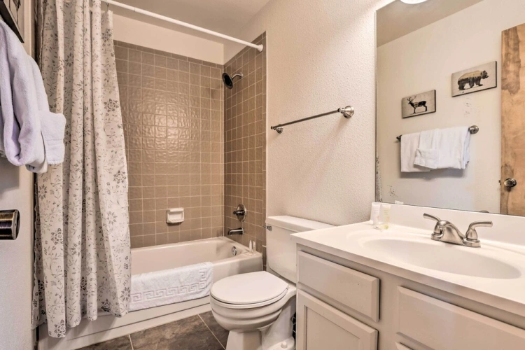 3 Bedrooms Apartment