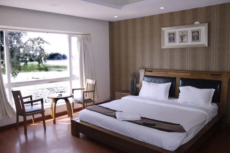 Hotel Akash Sarovar