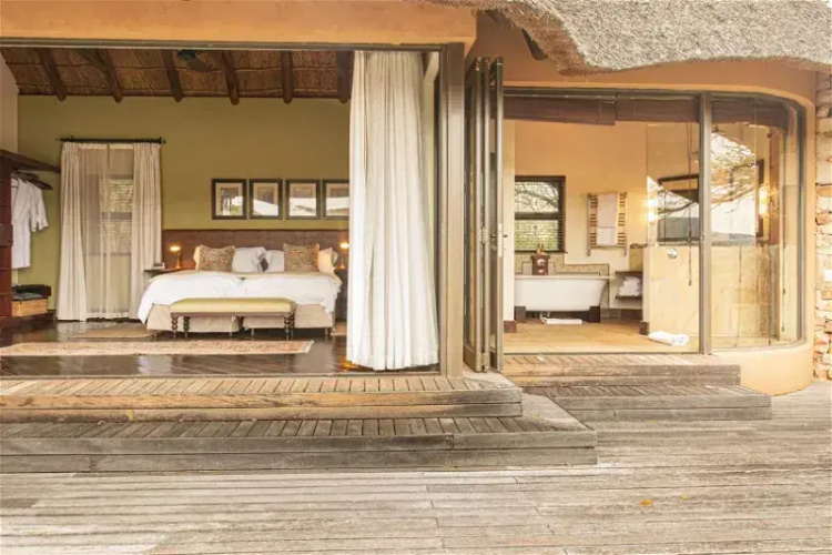 2 Bedrooms Double Suite