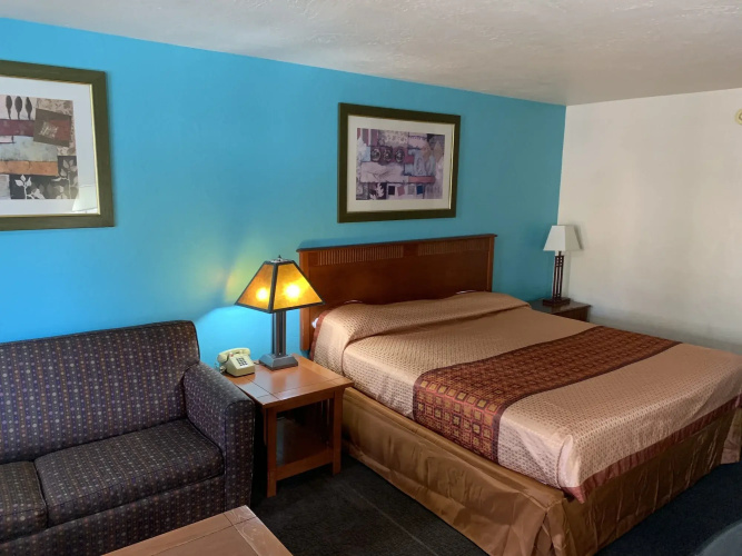 Claridge Inn