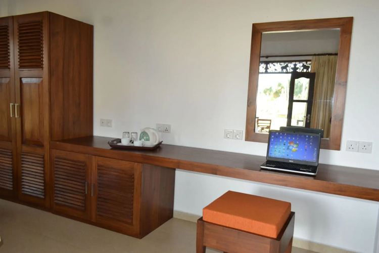 Lanka Beach Bungalows