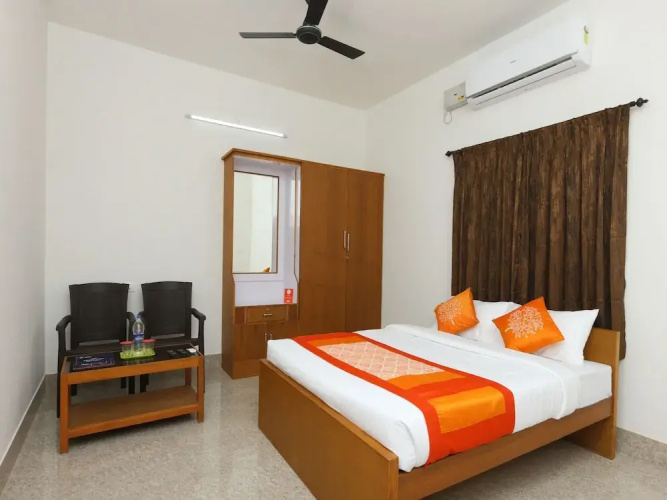OYO 13858 Rithus Residency