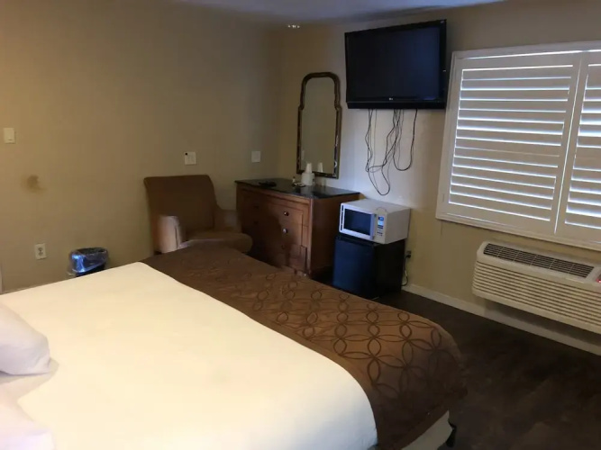 Capri Motel
