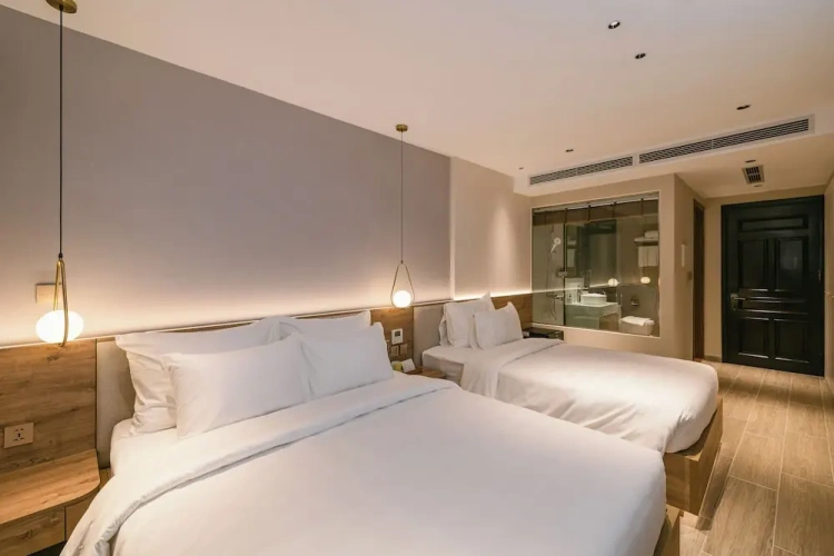 Standard Triple room with balcony