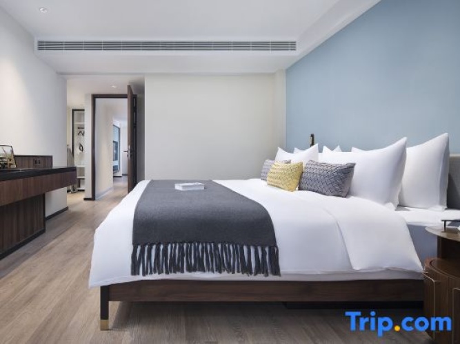 1 Bedroom Deluxe Suite