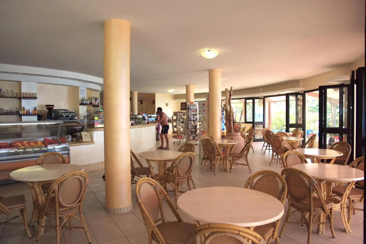 Esmeraldo Residence