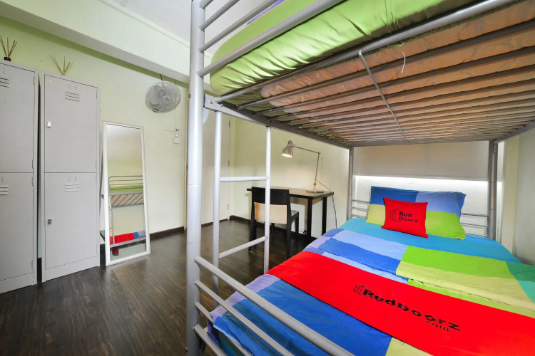 Happy Snail Hostel