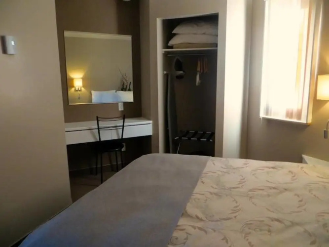 Motel Invitation