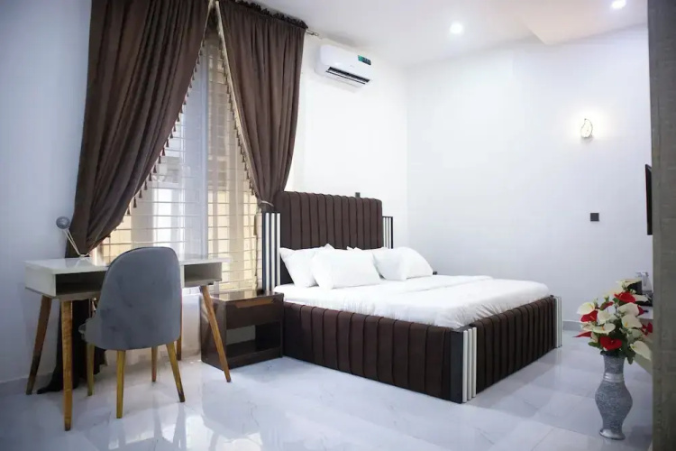 Kyeston Apartment