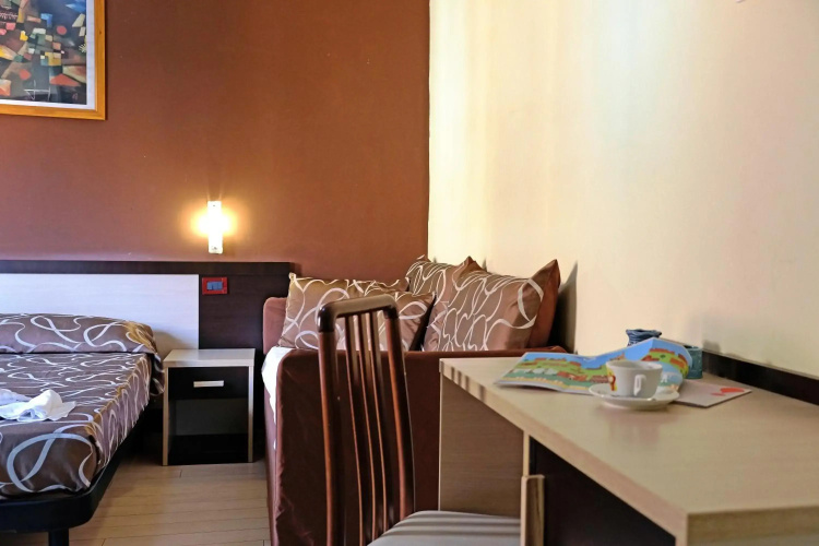 Hotel Canasta