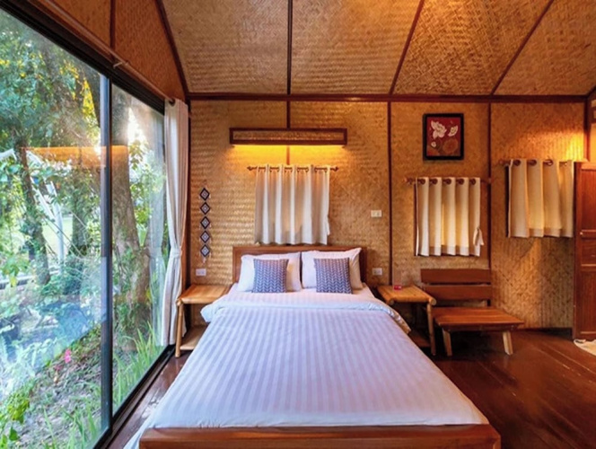 Lion Cafe Resort