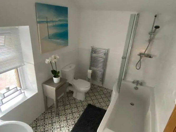 Cosy Modern Victorian 2 Bed Terrace