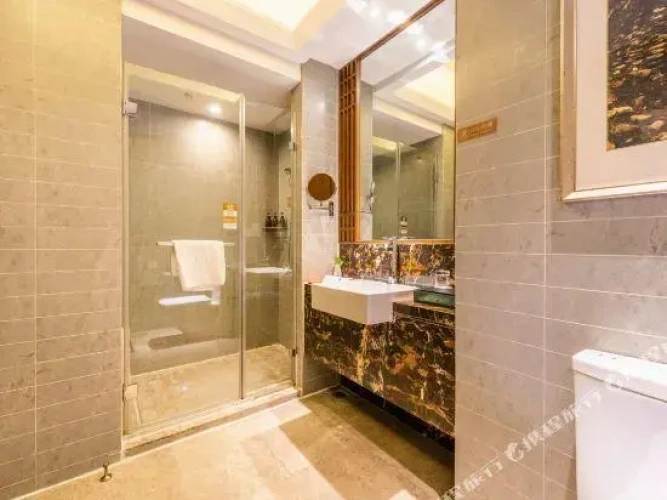 2 Bedrooms Double Suite with balcony and with garden view