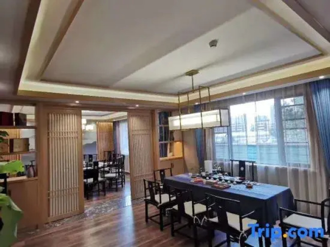 Poyer Exquisite Hotel
