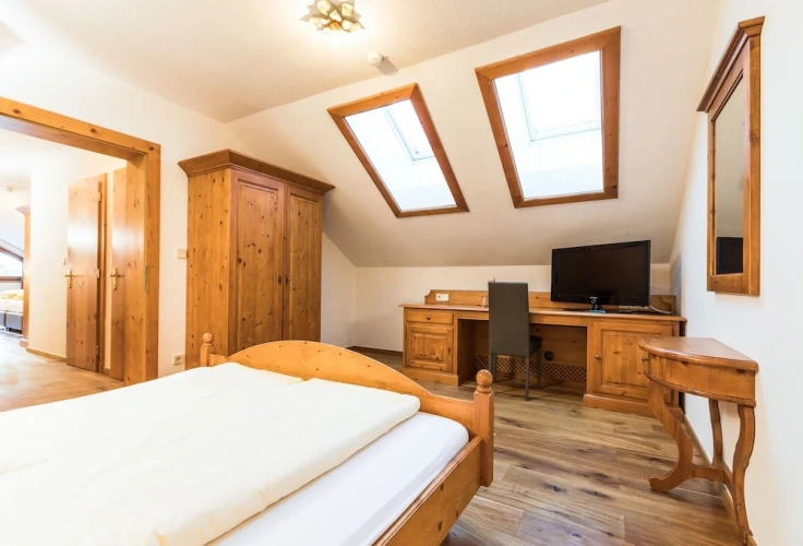 1 Bedroom Family Apartment with balcony and with mountain view