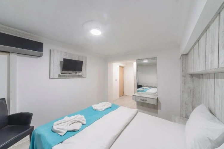 Economy Double Basement room