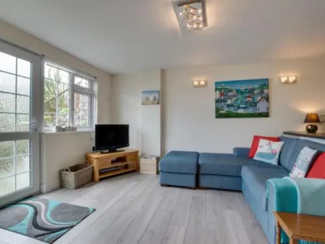 Apartment Headlong
