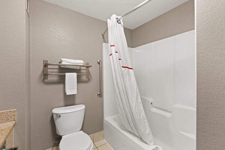 Red Roof Inn & Suites Newnan photo 9