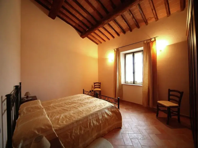 Farmhouse in Asciano With Pool & BBQ