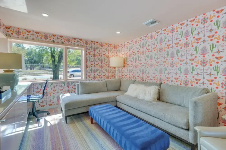 Modern Austin Home w/ Yard ~ 1 Mi From Acl!