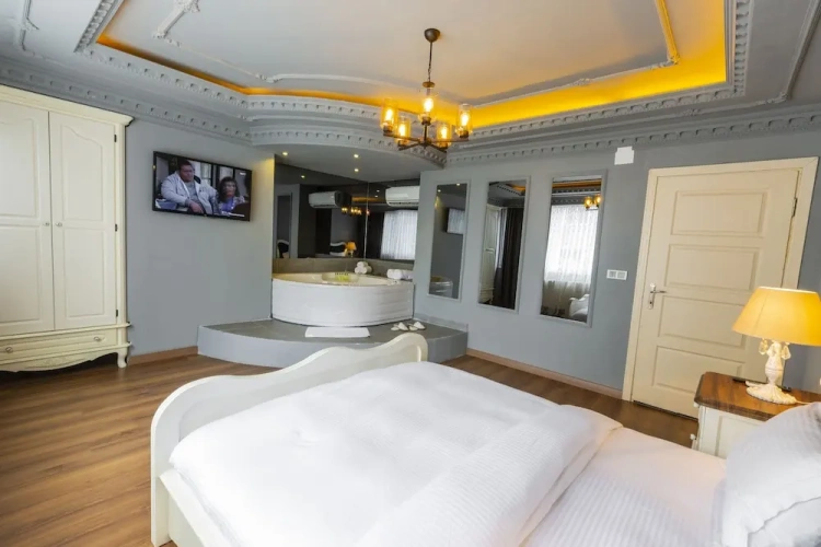 2 Bedrooms Luxury Apartment