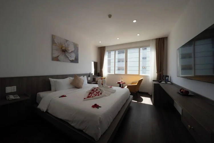 Deluxe Double room with city view