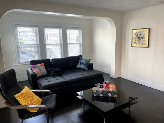 Modern Three Bedroom Condo - Near Boston