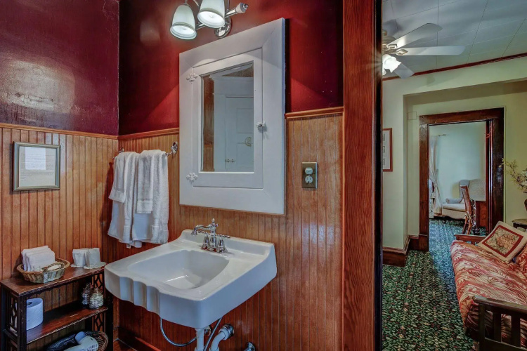 Greenbriar Inn