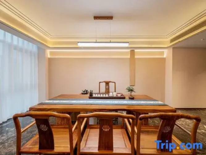 JinGuan City  Hotel