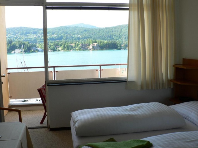 Standard Triple room with balcony